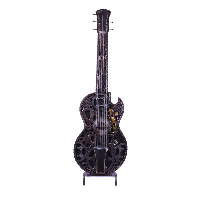 Sculpture de guitare électrique en métal