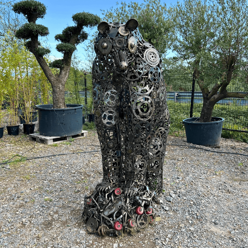 Sculpture d'ours en métal de 2 m